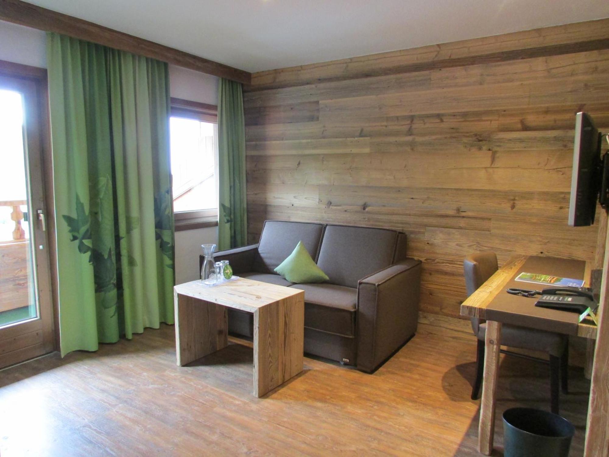 Feuriger Tatzlwurm Hotel ไบริชเซลล์ ภายนอก รูปภาพ