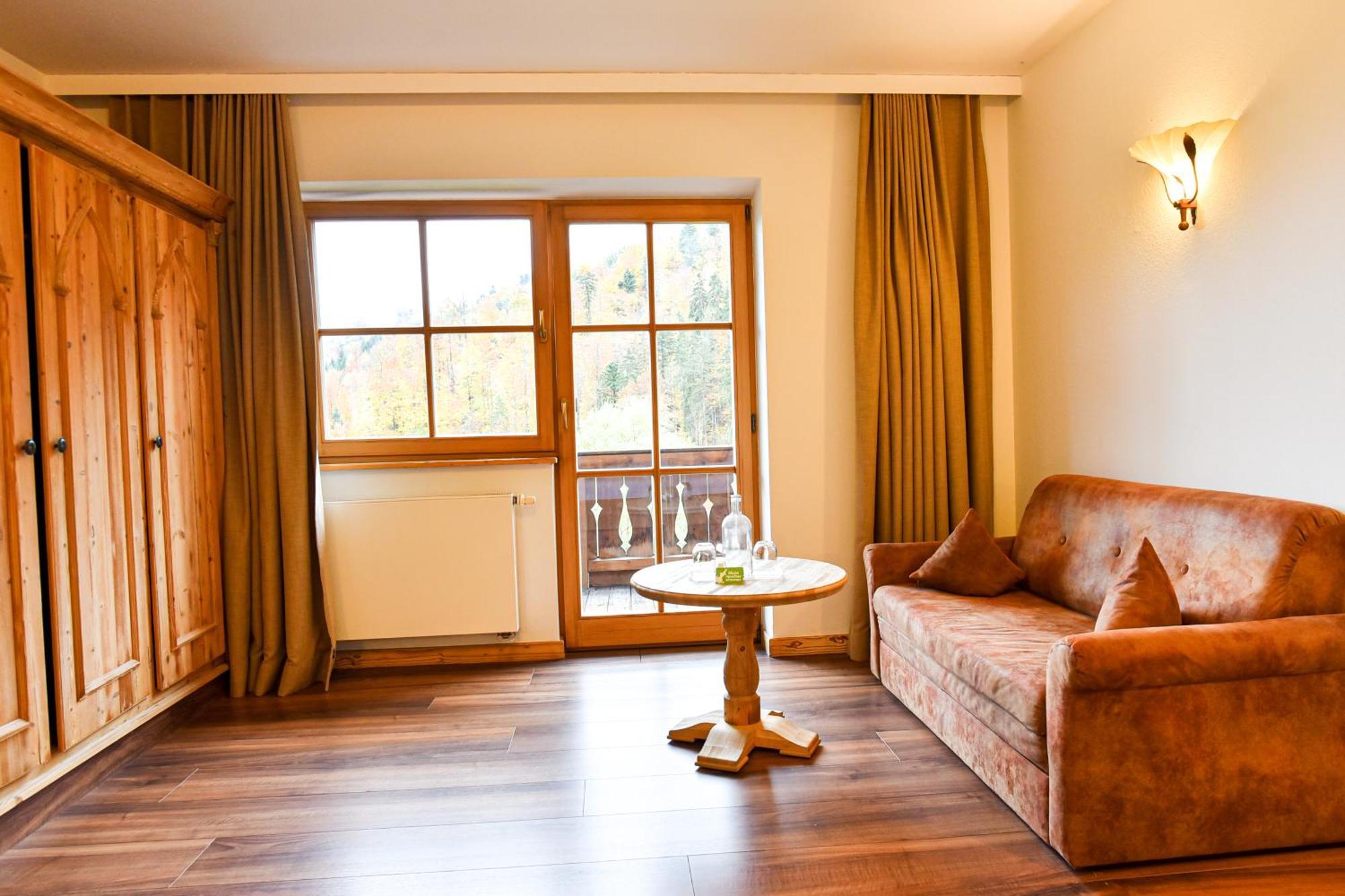 Feuriger Tatzlwurm Hotel ไบริชเซลล์ ภายนอก รูปภาพ
